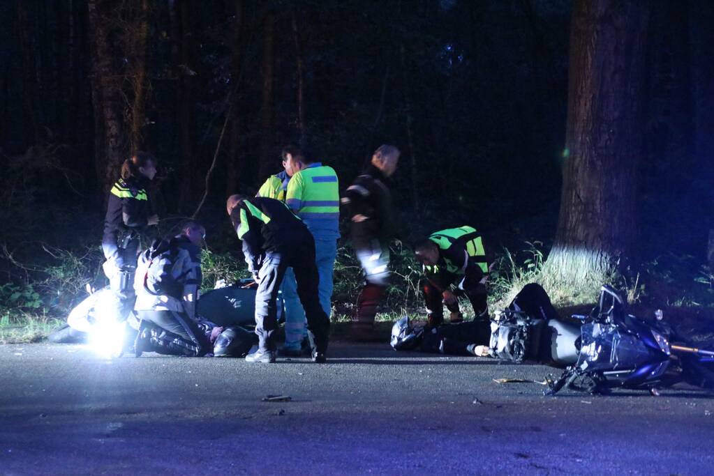 Twee motorrijders gewond bij kop-staartaanrijding