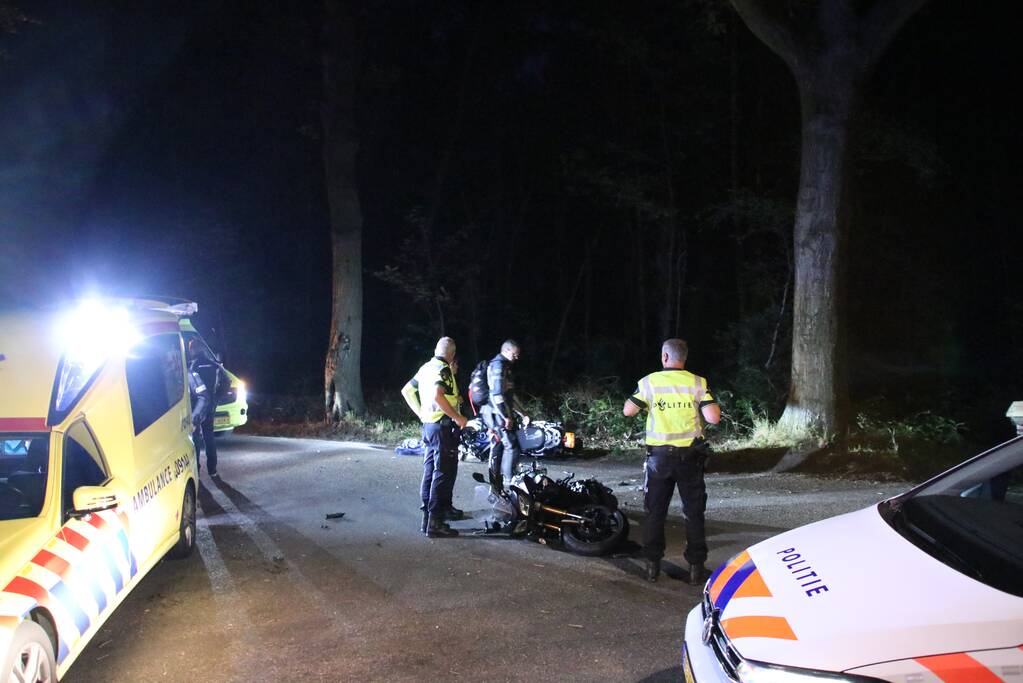 Twee motorrijders gewond bij kop-staartaanrijding