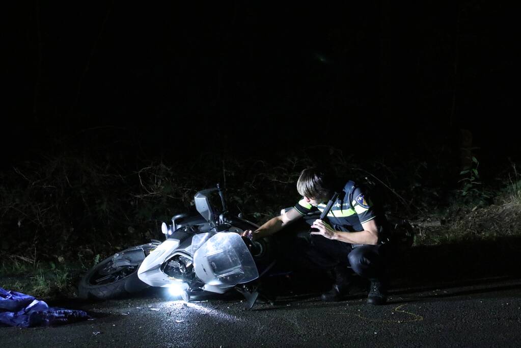 Twee motorrijders gewond bij kop-staartaanrijding