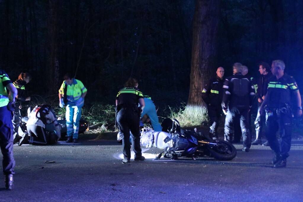 Twee motorrijders gewond bij kop-staartaanrijding