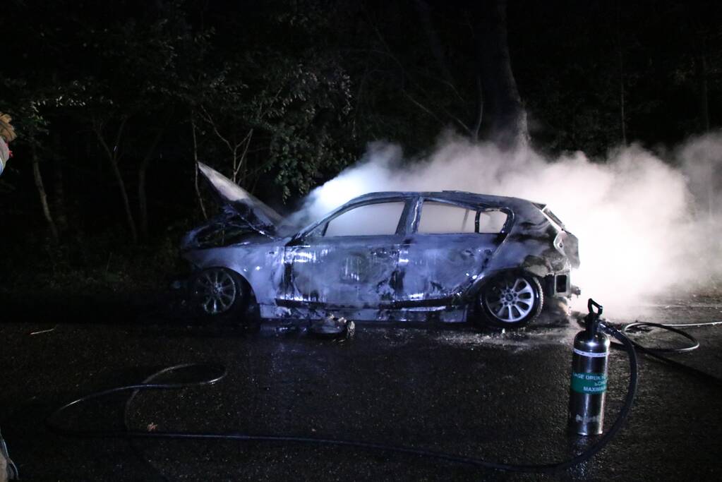 Gestolen BMW volledig uitgebrand