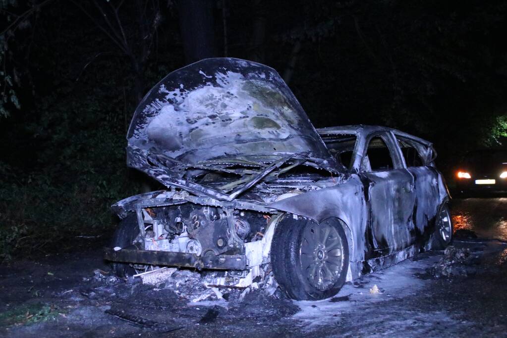 Gestolen BMW volledig uitgebrand