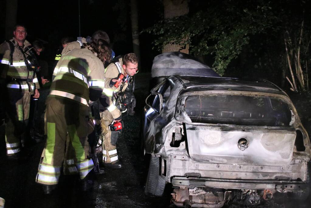 Gestolen BMW volledig uitgebrand
