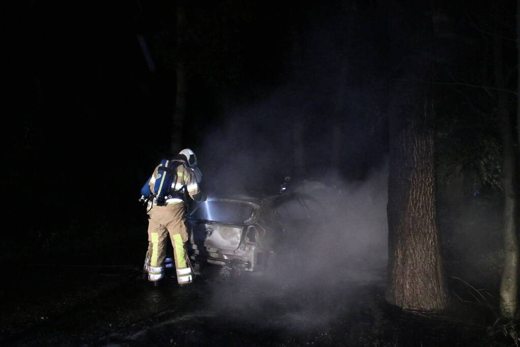 Gestolen BMW volledig uitgebrand