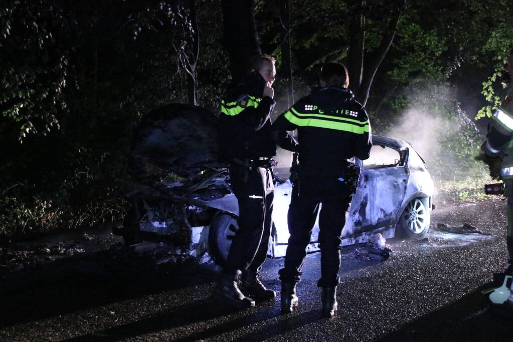 Gestolen BMW volledig uitgebrand