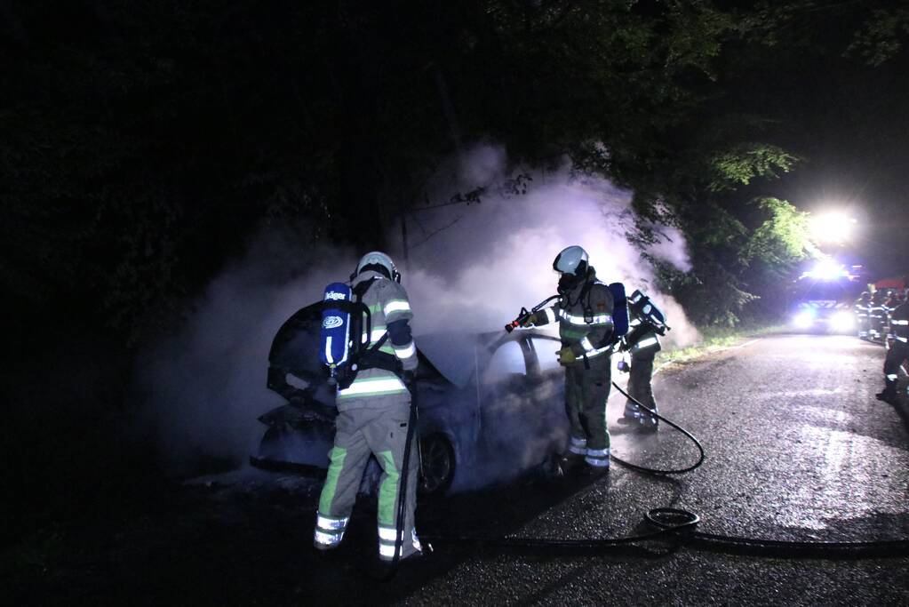 Gestolen BMW volledig uitgebrand