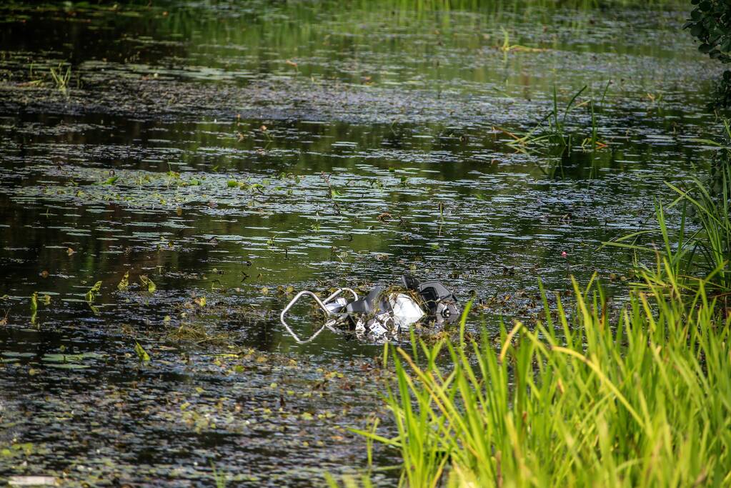 Motoragent zwaargewond na inhaalactie