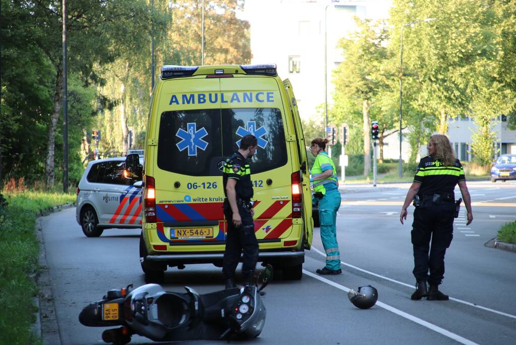 Brommerrijder gewond bij eenzijdig ongeval
