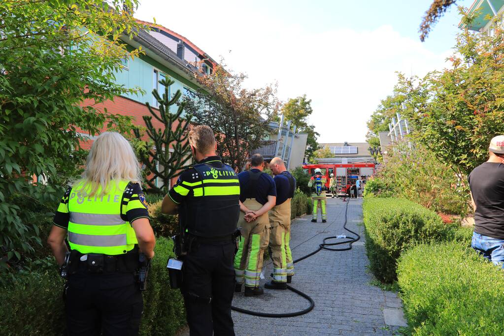 Veel rook bij zolderbrand