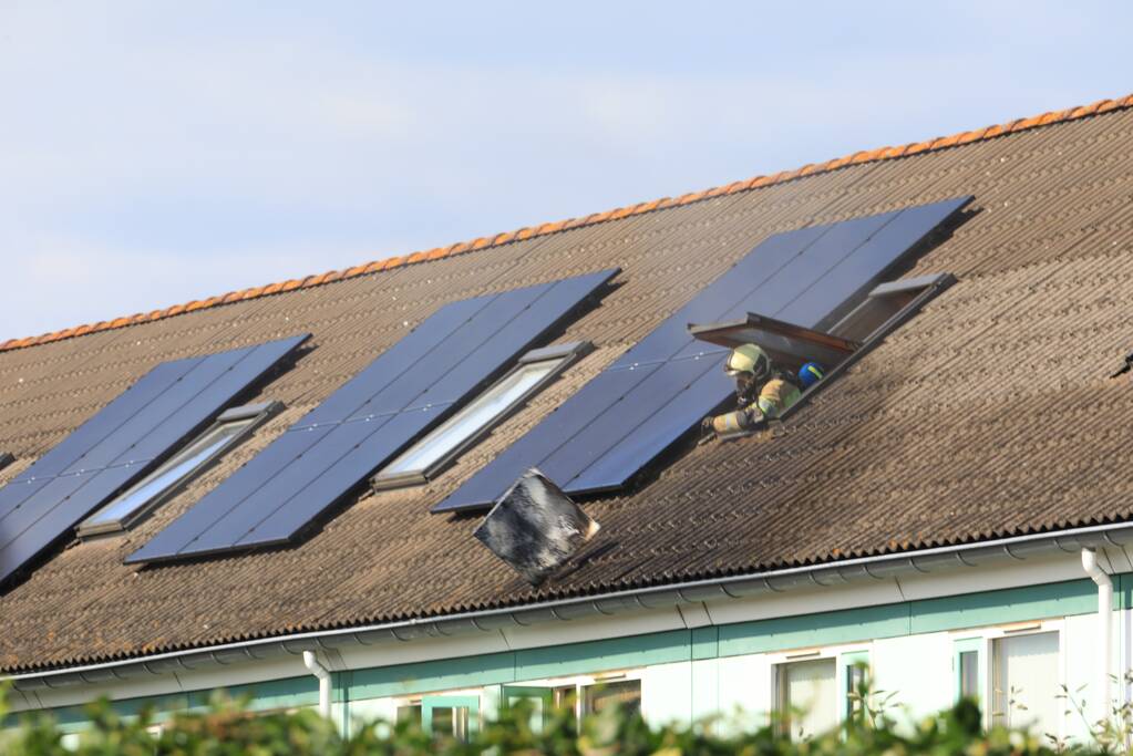 Veel rook bij zolderbrand