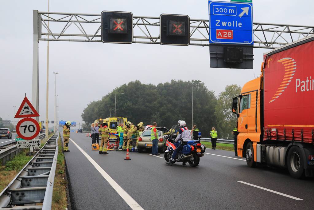 Snelweg dicht na ongeval met meerdere voertuigen