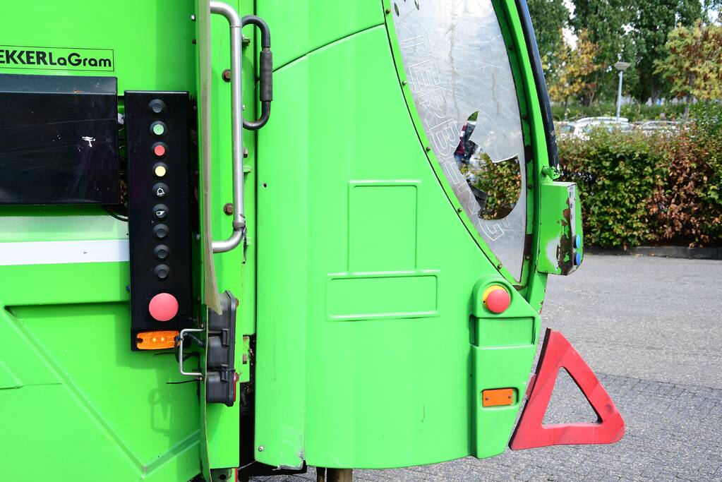 Fietsster gewond na aanrijding met vuilniswagen