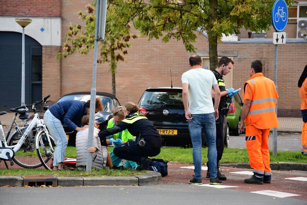 Fietsster gewond na aanrijding met vuilniswagen
