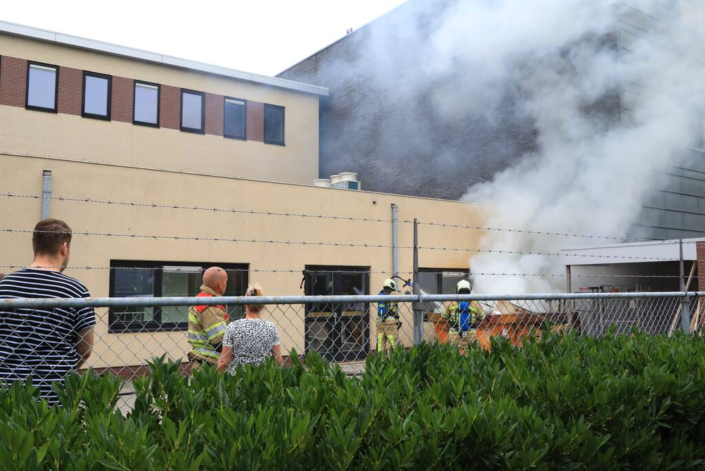 Afvalcontainer vat vlam