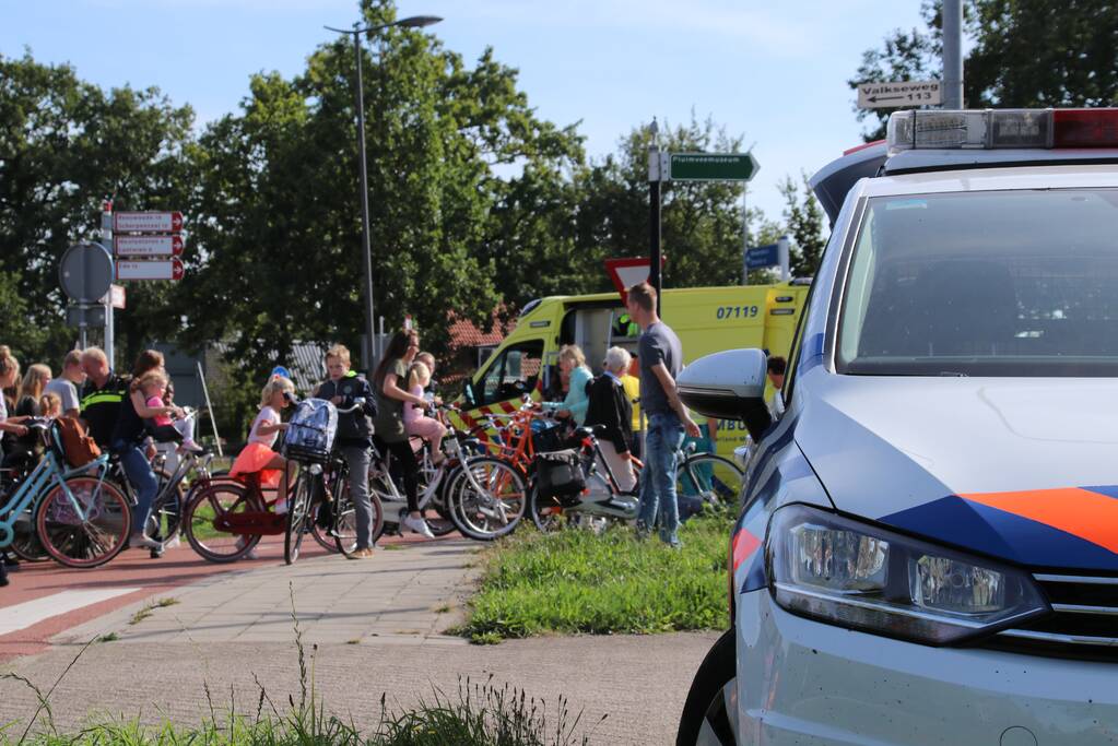 Overstekende fietser aangereden door auto op ovatonde