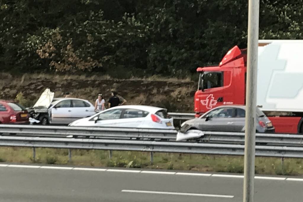 Lange file door ongeval met een vrachtwagen
