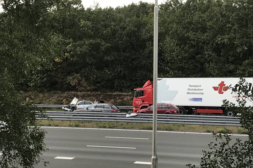 Lange file door ongeval met een vrachtwagen