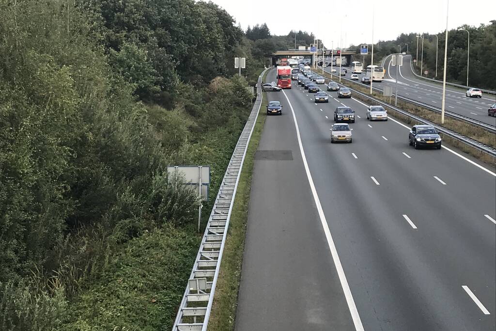 Lange file door ongeval met een vrachtwagen