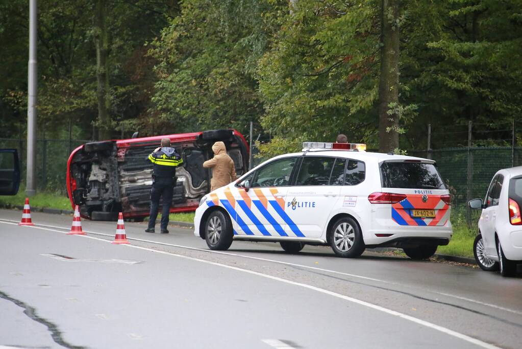 Auto over de kop