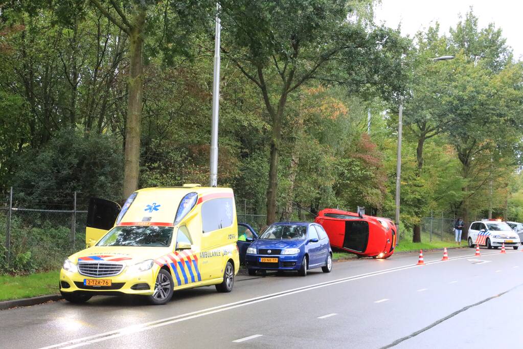 Auto over de kop