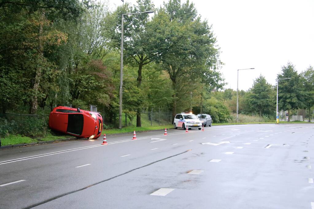 Auto over de kop