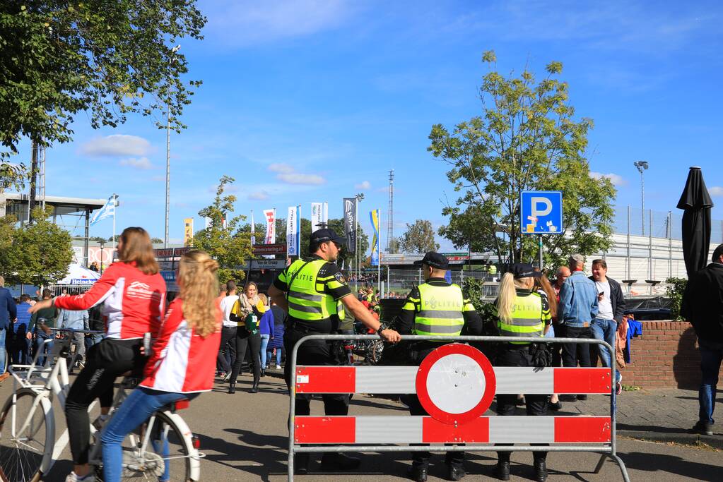 Drukke gezelligheid bij Derby