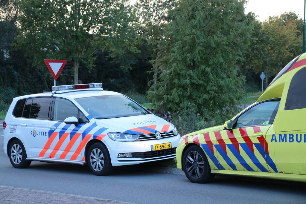 Fietsster licht gewond na aanrijding met motor