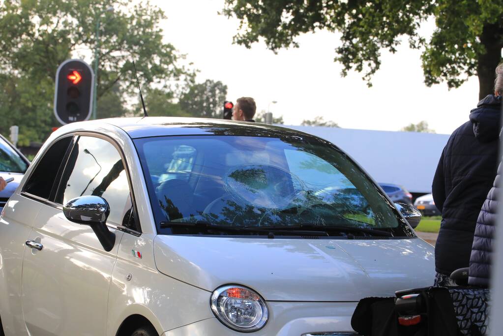 Overstekende fietsster aangereden door automobiliste