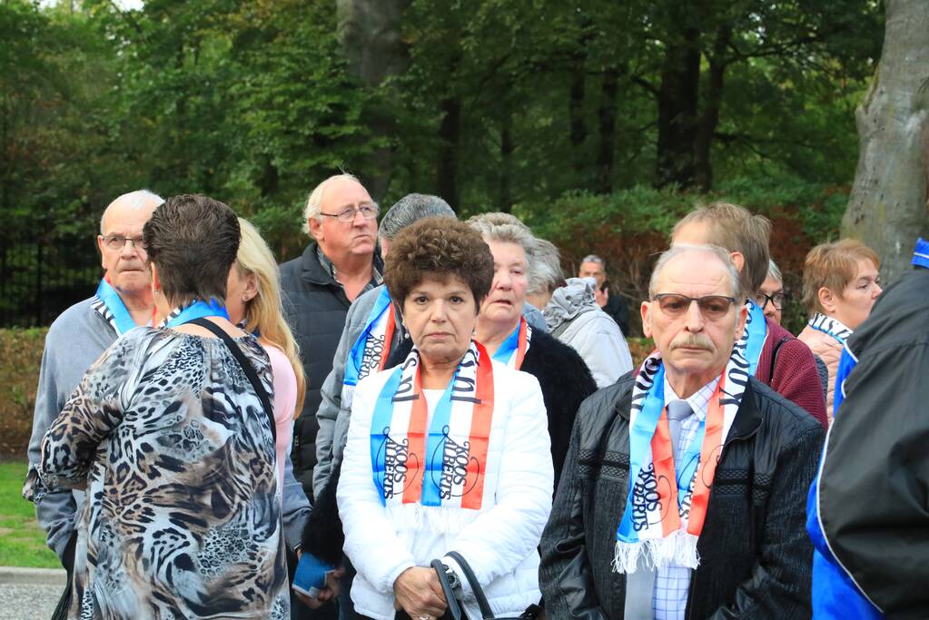 Fans nemen afscheid van Koos Alberts