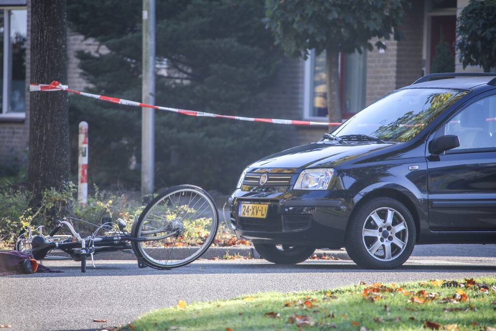 Fietser gewond na botsing met auto