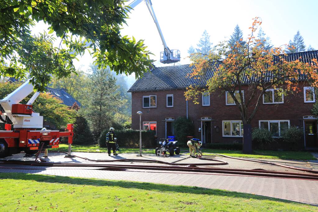 Veel rook bij zolderbrand