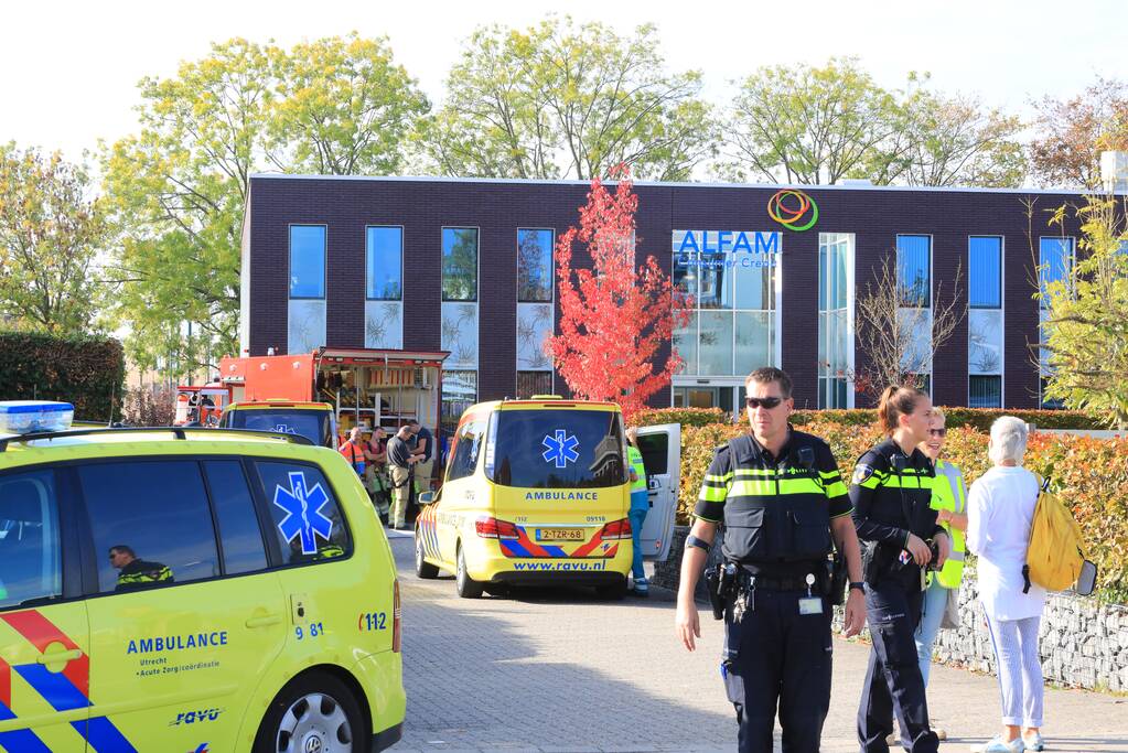 Meerdere werknemers onwel; kantoorpand ontruimd