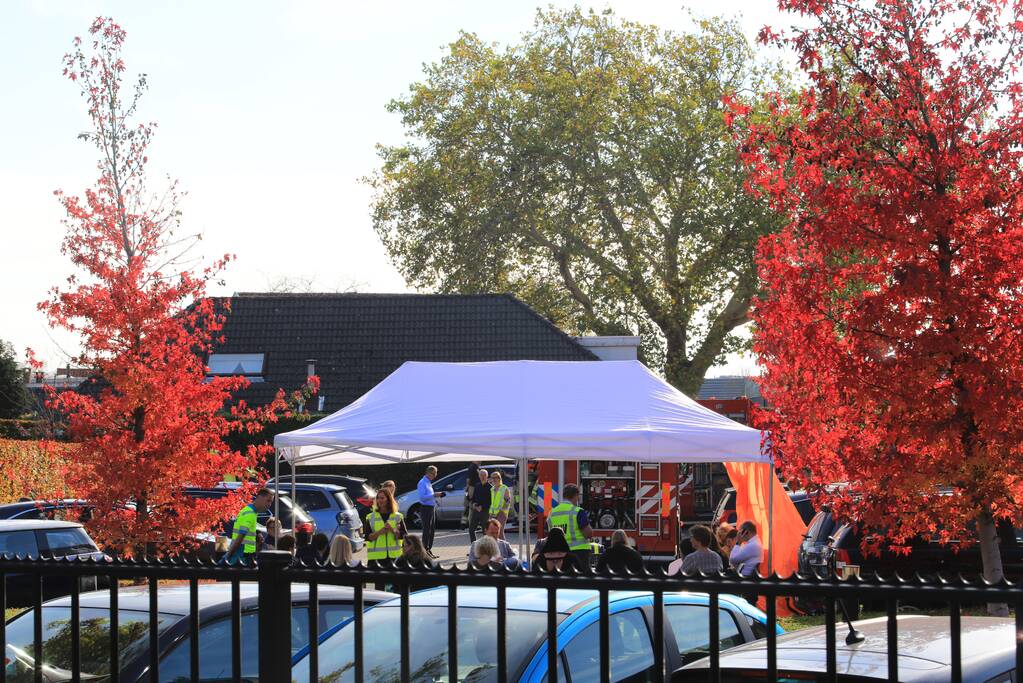 Meerdere werknemers onwel; kantoorpand ontruimd