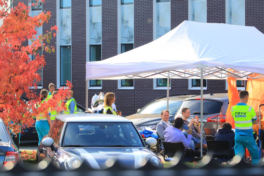 Meerdere werknemers onwel; kantoorpand ontruimd