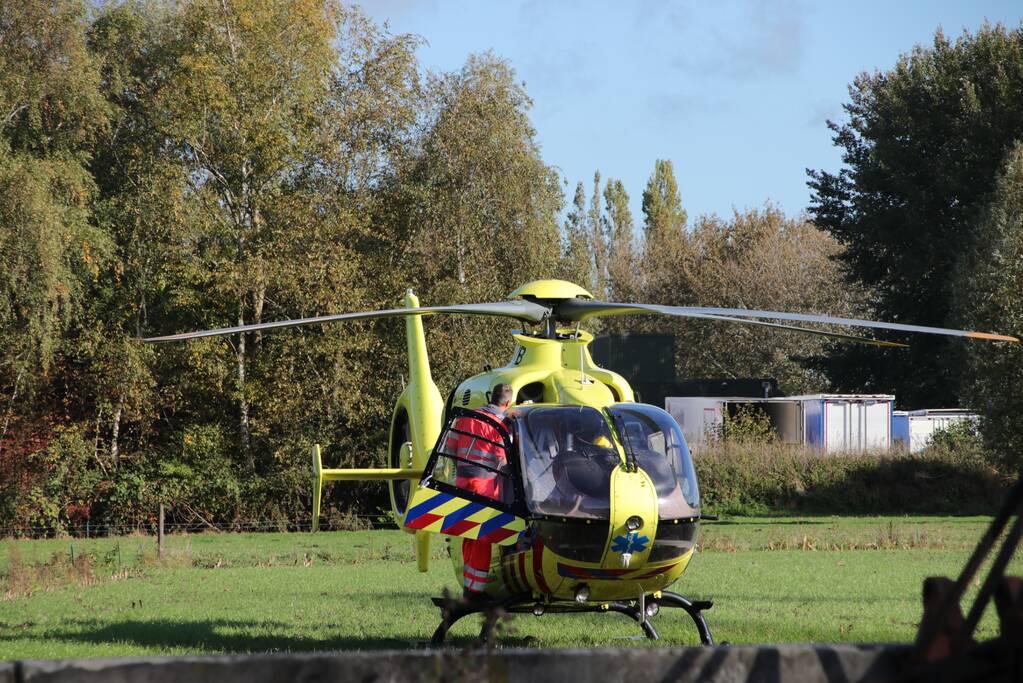 Persoon zwaargewond bij werkzaamheden op een dak