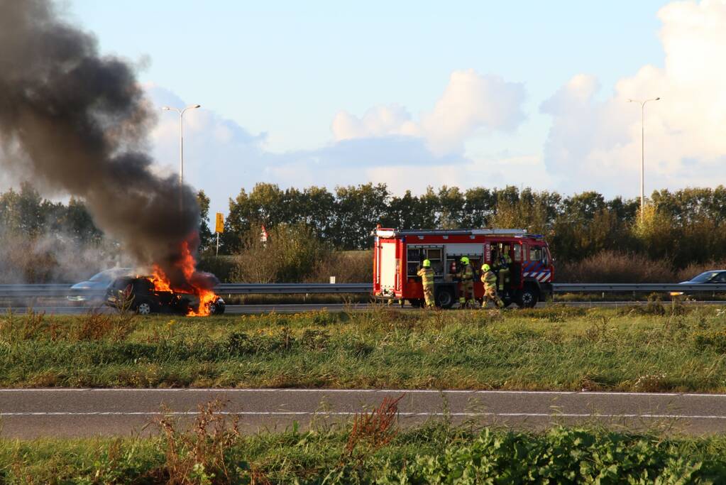 Voertuig verwoest door brand
