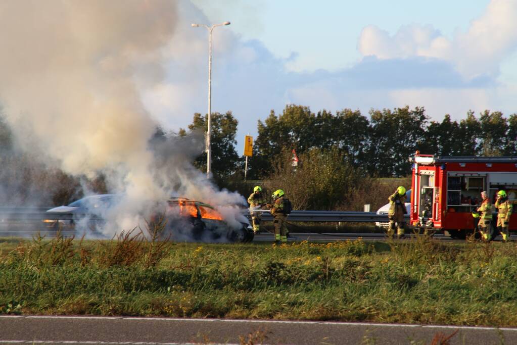Voertuig verwoest door brand