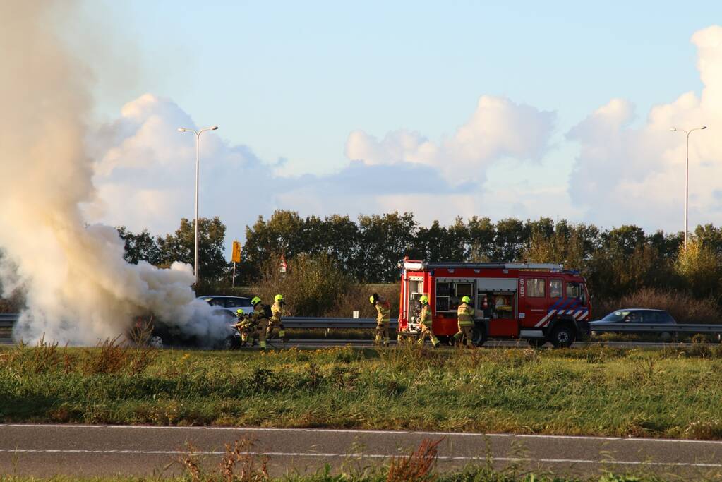 Voertuig verwoest door brand