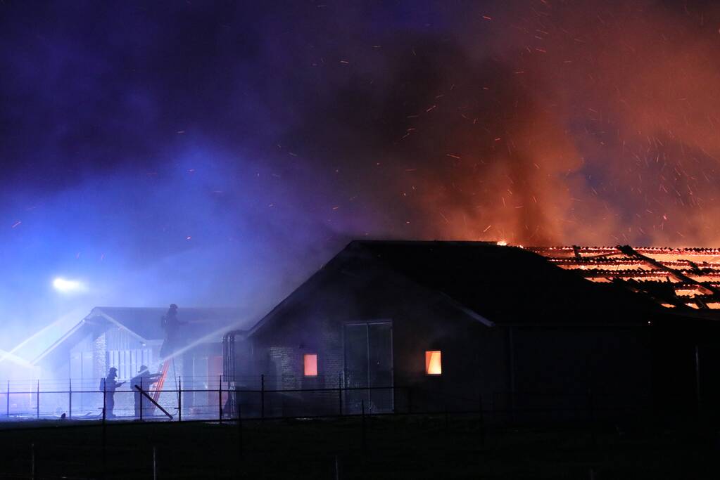 Kippenschuur verwoest door brand