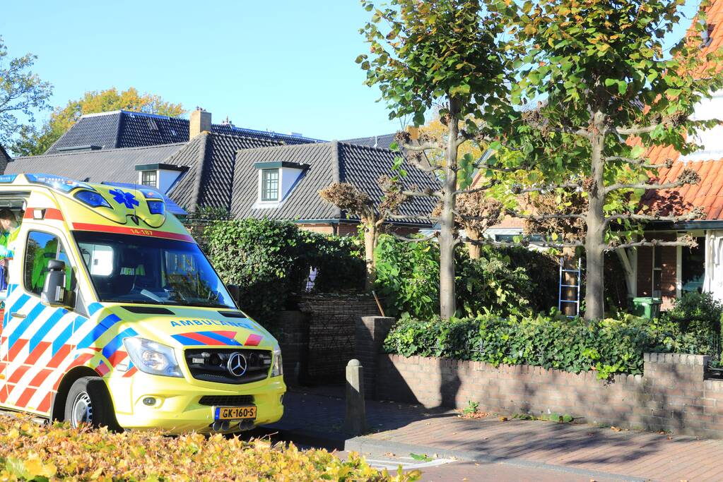 Persoon valt van ladder