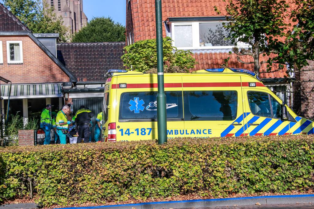 Persoon valt van ladder