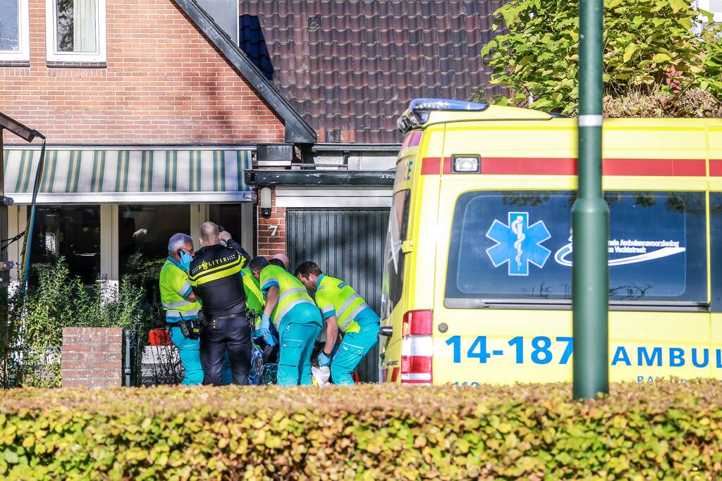 Persoon valt van ladder