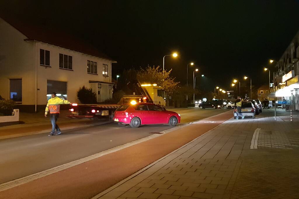 Twee auto's botsen, geen gewonden