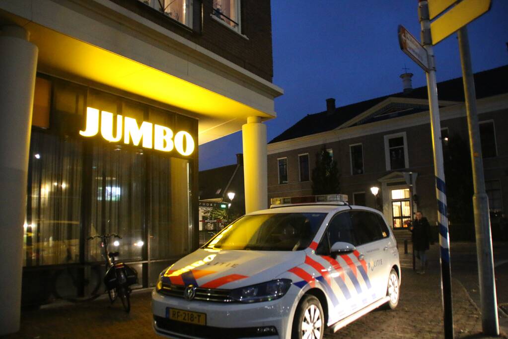 Jumbo overvallen met mes