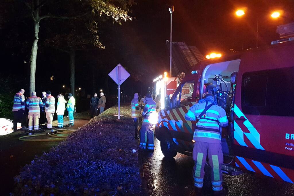 Automobilist raakt met voertuig te water, bestuurder onvindbaar