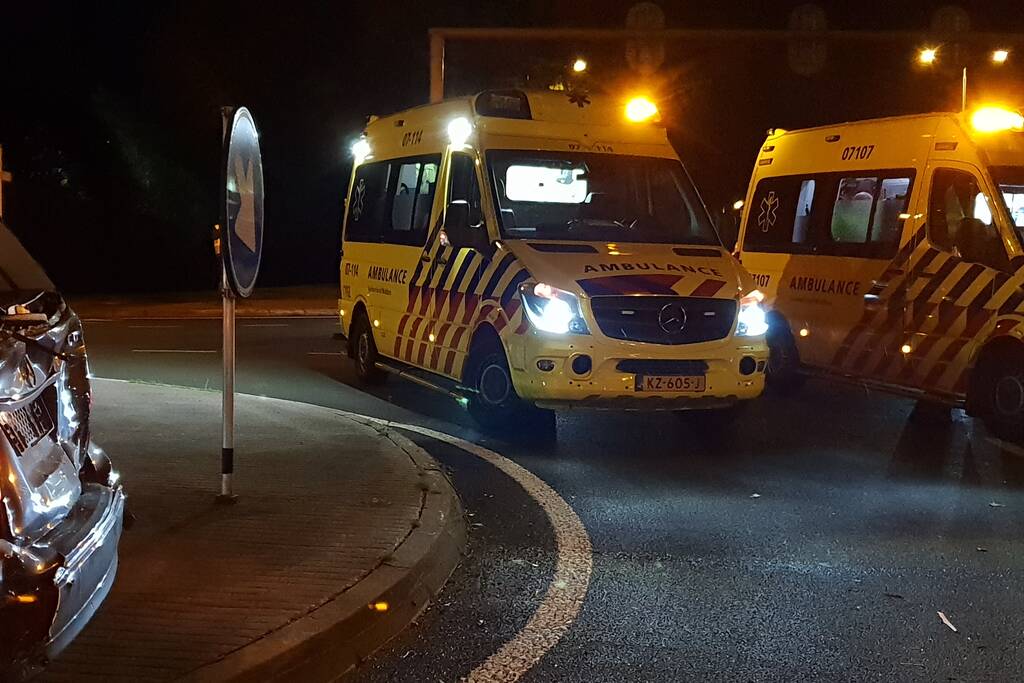 Twee gewonden bij kop-staartaanrijding