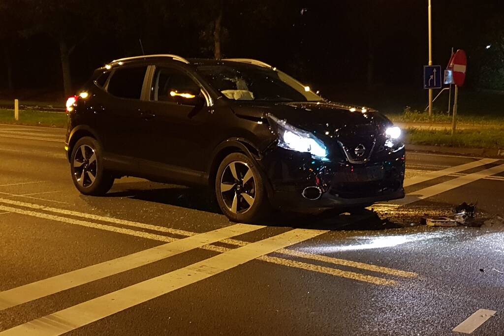 Twee gewonden bij kop-staartaanrijding