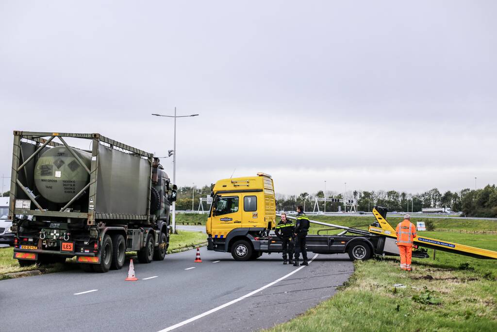Auto slaat over de kop