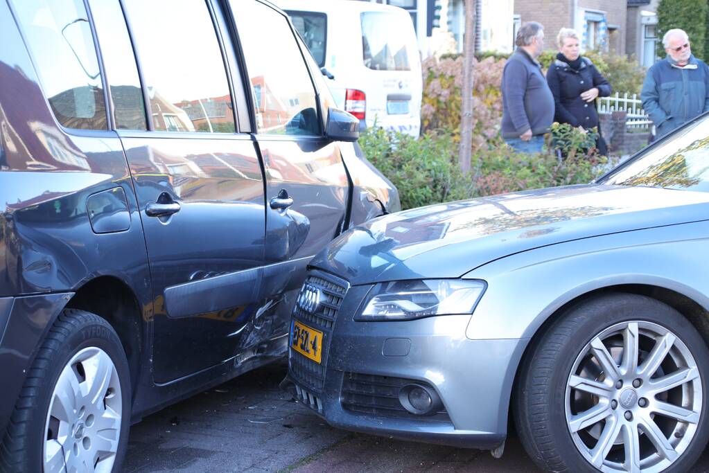 Bestuurder gewond bij aanrijding