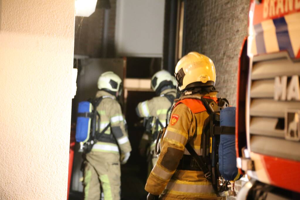 Frituurpan van restaurant vliegt in brand